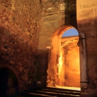 Puerta del Capitel