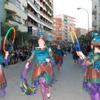 Desfile de artefactos, comparsas y entierro de la sardina