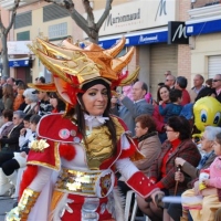 Desfile de artefactos, comparsas y entierro de la sardina