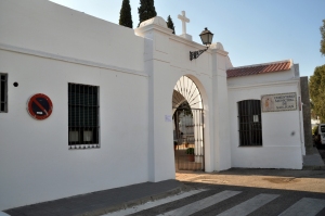 Puerta principal del Cementerio de San Juan. Enrique Vidarte